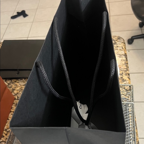 CHANEL Black and White Camellia Bag - Picture 2 of 2